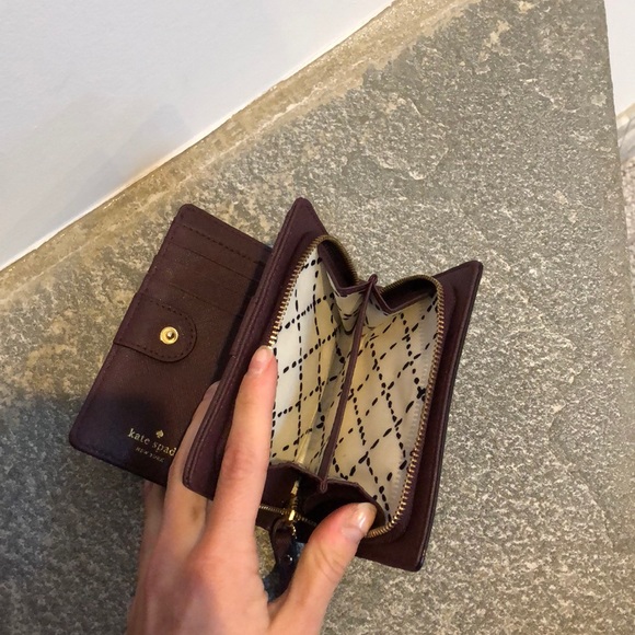 Kate Spade wallet - Picture 4 of 5